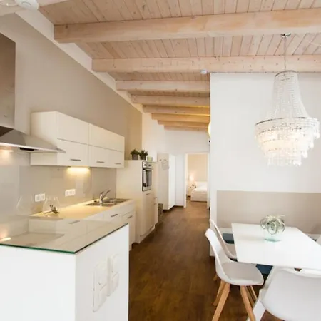 Sailorlodge - Versteck Am Strom * Rostock