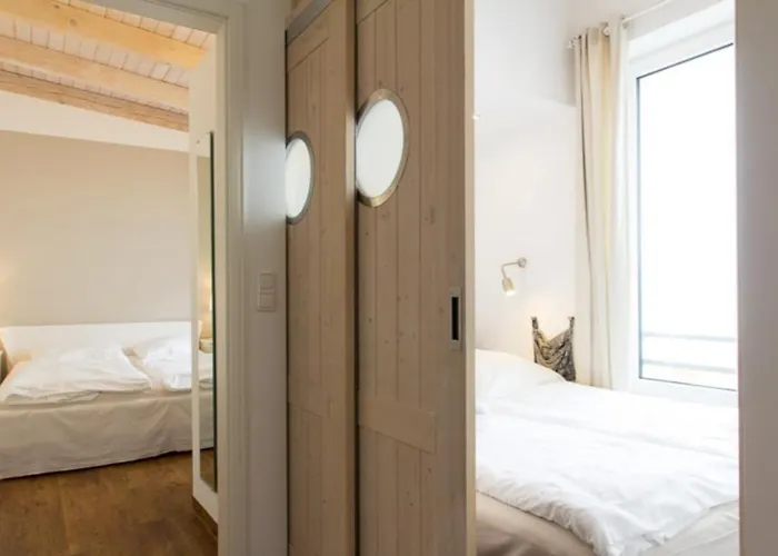 Sailorlodge - Versteck Am Strom * Rostock