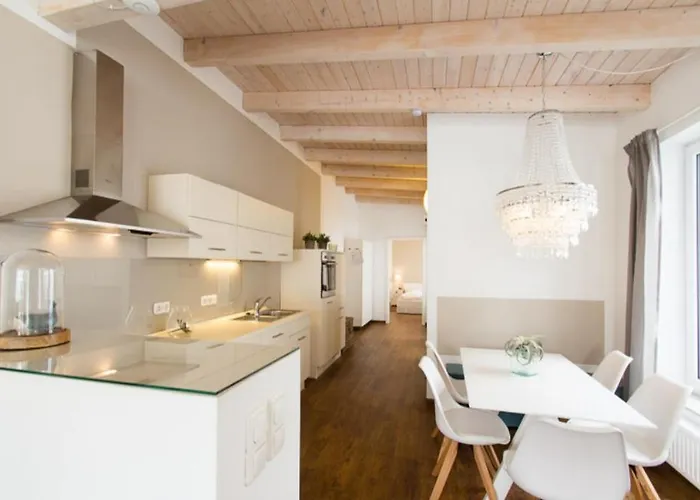 Sailorlodge - Versteck Am Strom * Rostock